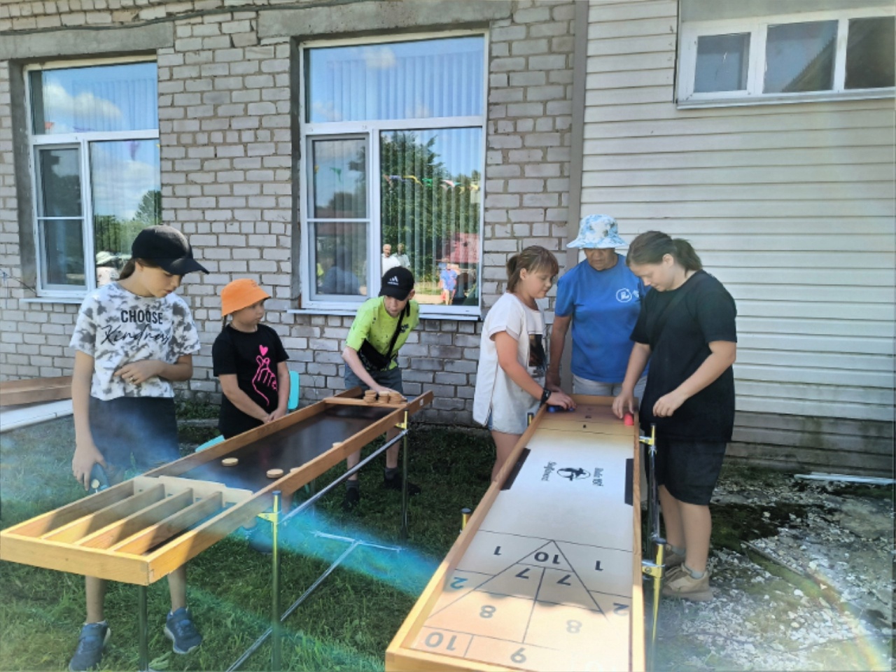 Настольные игры на дне рождения Никольского.