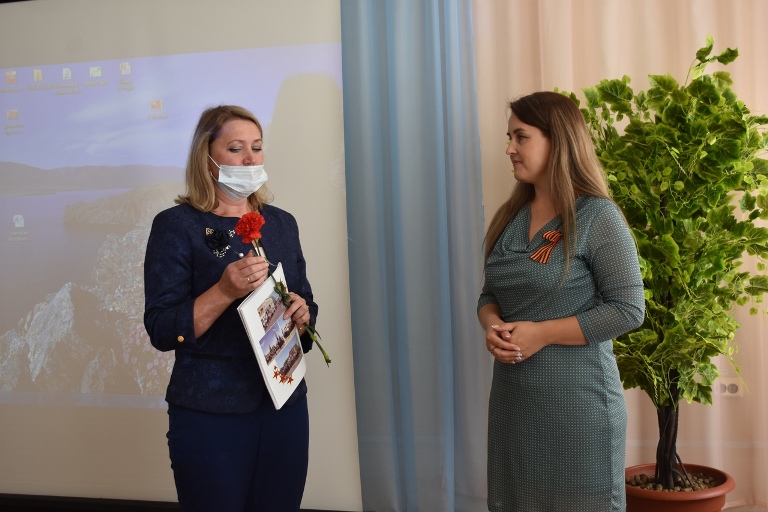 23 июля 2020 года на базе БУ СО ВО «КЦСОН Усть-Кубинского района» прошло мероприятие «Это в памяти нашей навечно», посвященное презентации сборника воспоминаний ветеранов Великой Отечественной войны – «Автобиография Победы»