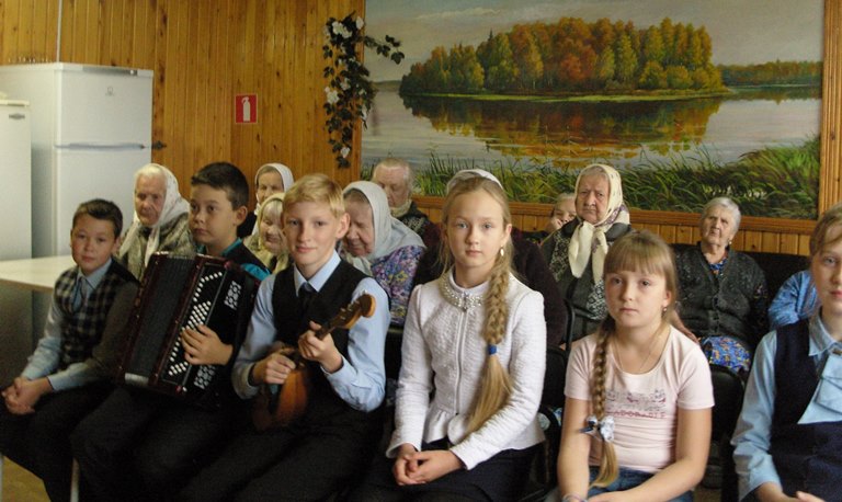 Накануне Дня пожилого человека