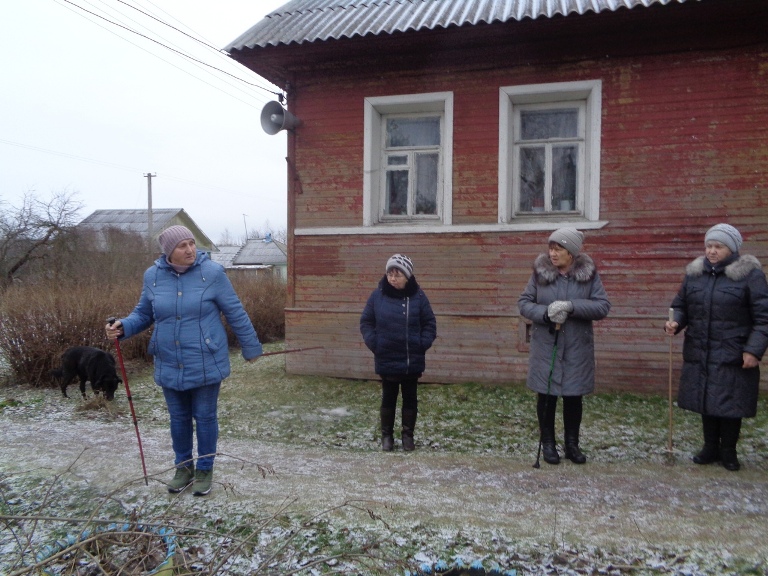 Мастер-класс по скандинавской ходьбе для ветеранов с. Заднего