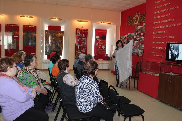 ЖЕНЩИНА - ЦЕНТР ВСЕЛЕННОЙ