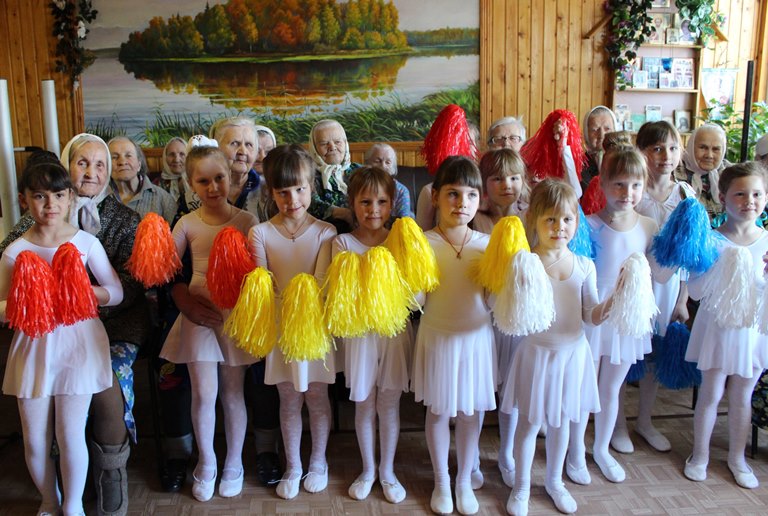 "ПЕРВОМАЙ ШАГАЕТ ПО СТРАНЕ".