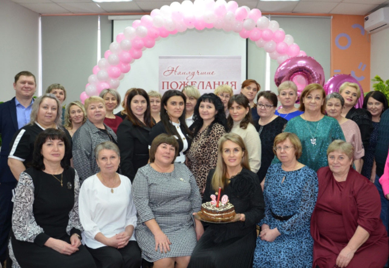 Уважаемые работники и ветераны социальной службы поздравляем от души с замечательным праздником Днем социального работника! 