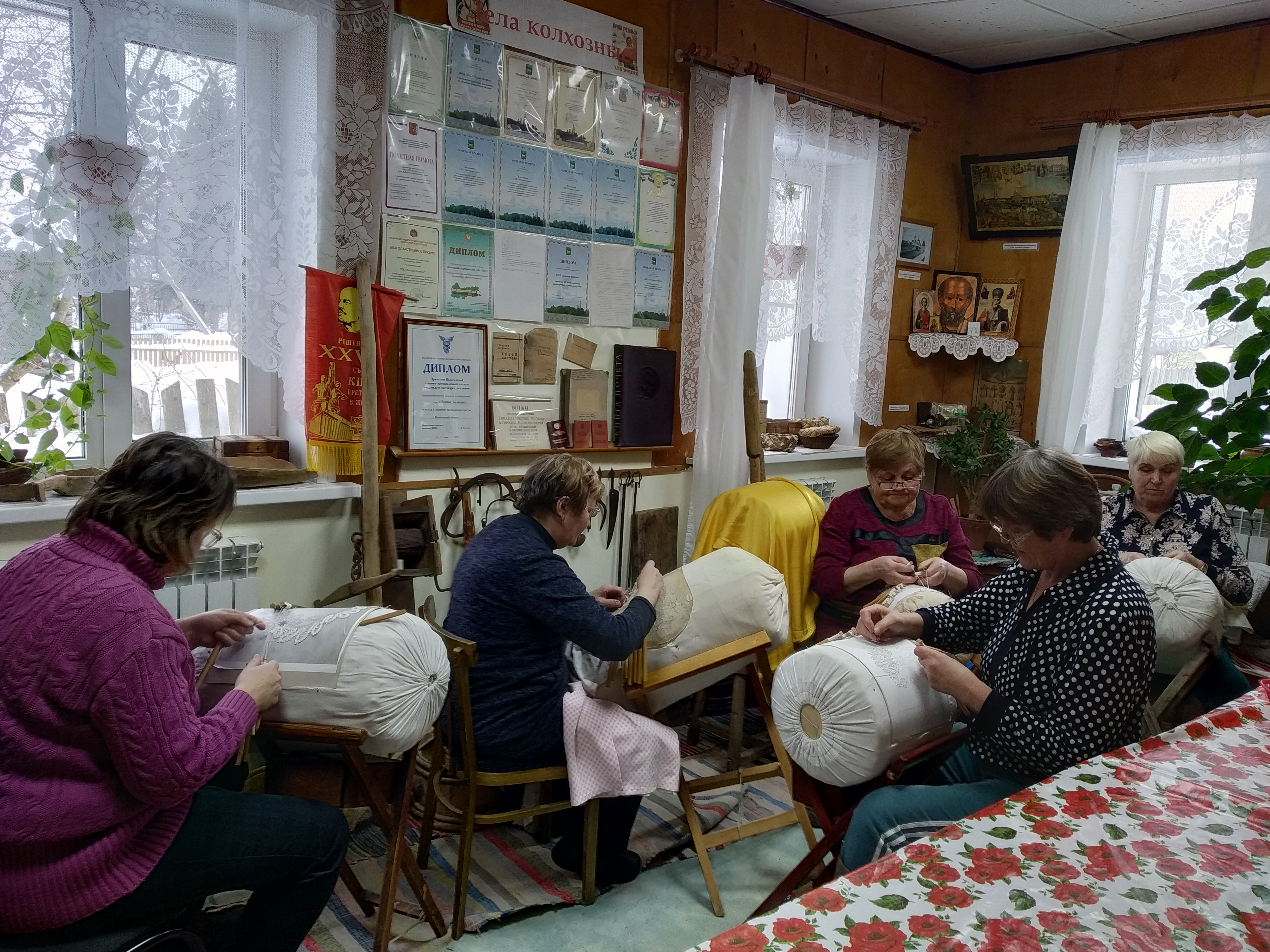 Кружок по кружевоплетению