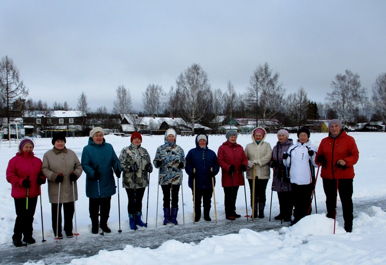 Занятия по скандинавской ходьбе