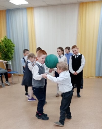 Игра собирает друзей