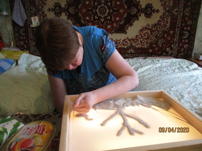 Реализация  проекта «Создание арт-терапевтической студии с использованием инновационных технологий песочной терапии и рисования на прозрачном мольберте, как одна их форм психолого-педагогического сопровождения»