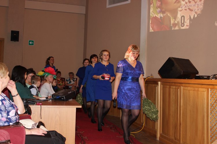 Есть женщины в русских селеньях...