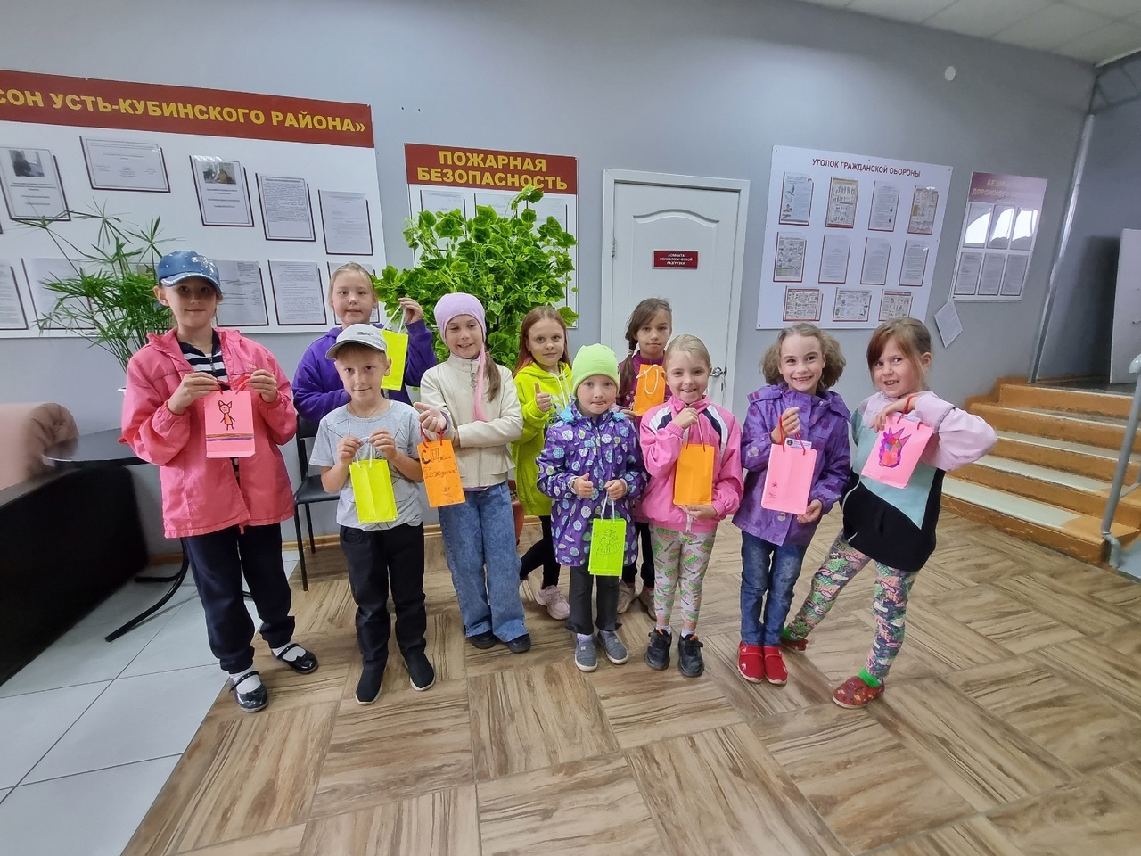 А вы любите подарки...