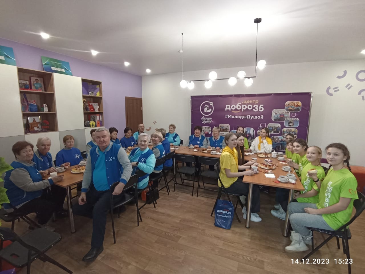 ВОЛОНТЕРОВ ГОРЯЧИЕ СЕРДЦА