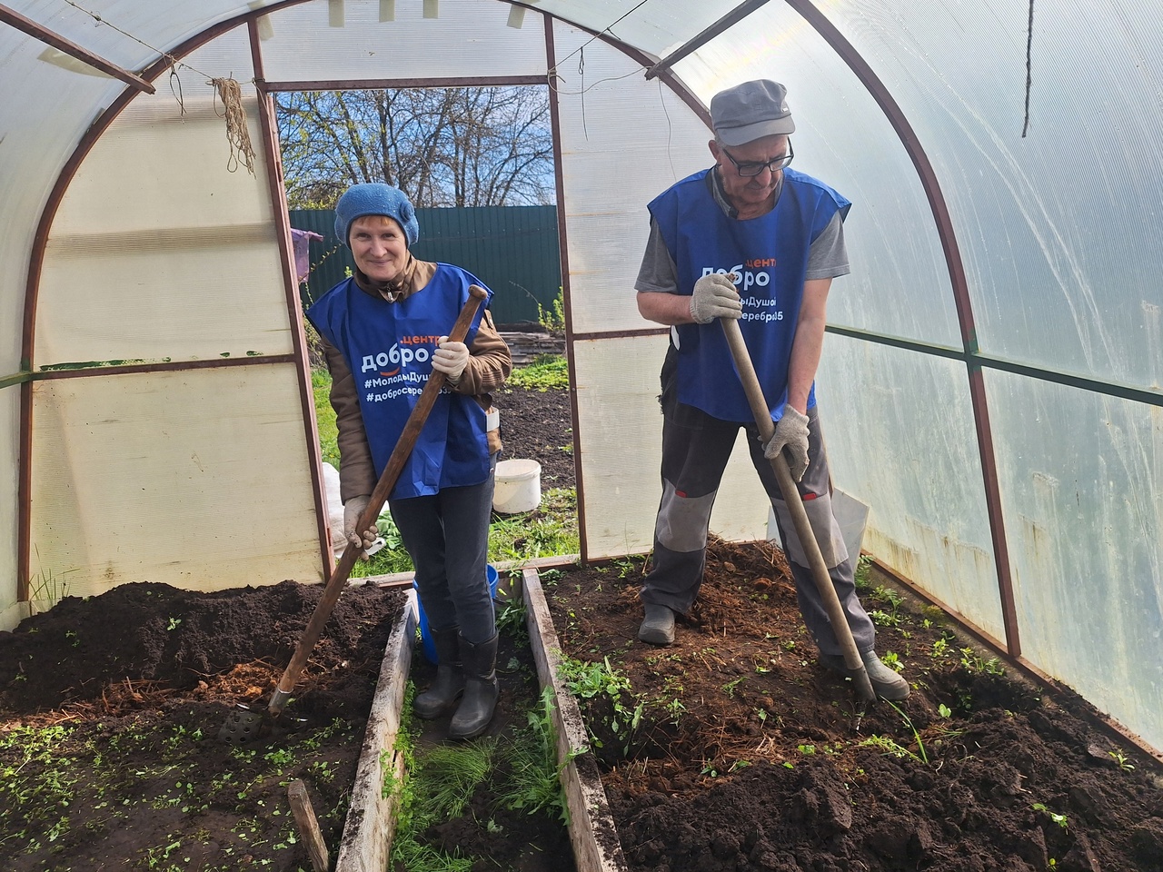«Серебряные» волонтеры снова спешат на помощь пожилым людям.